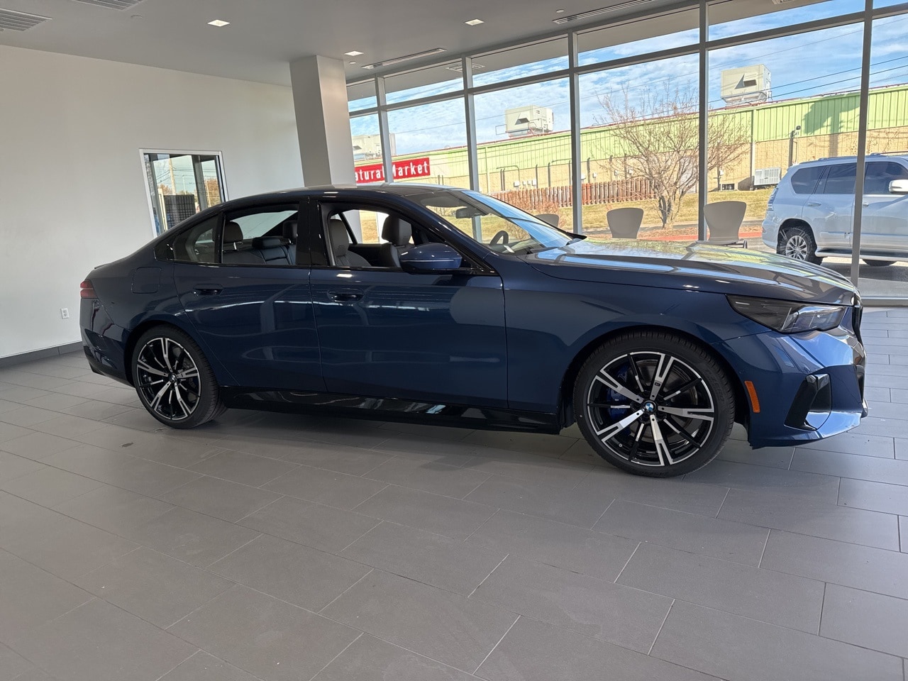 2026 BMW 5 Series 550e's photo