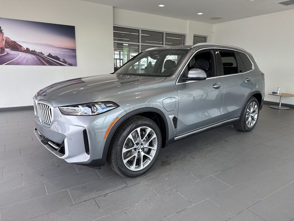 New 2026 BMW X5 PHEV SUV