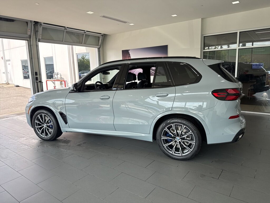 New 2026 BMW X5 PHEV SUV