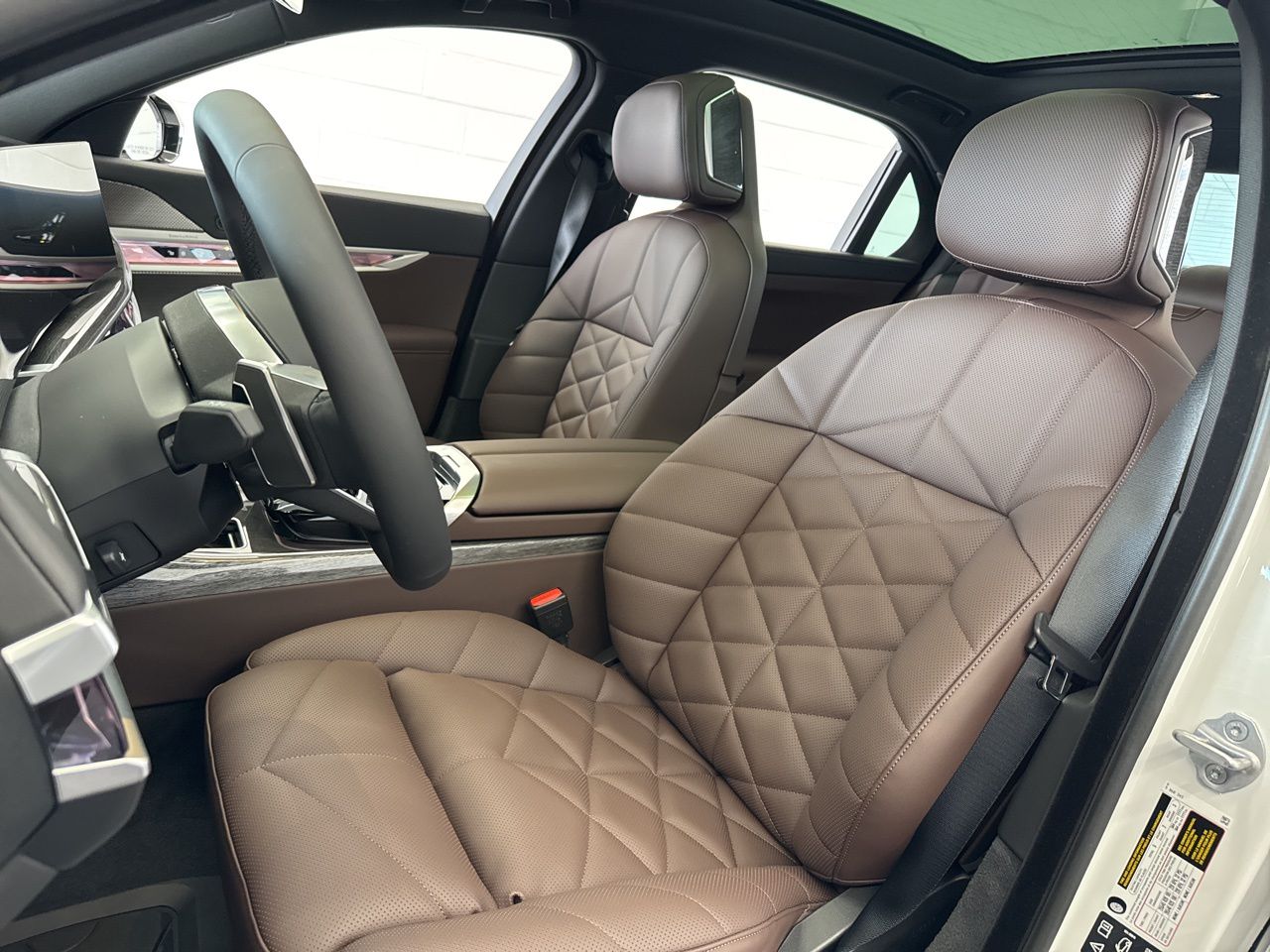 2026 BMW 7 Series 740i - Photo 15