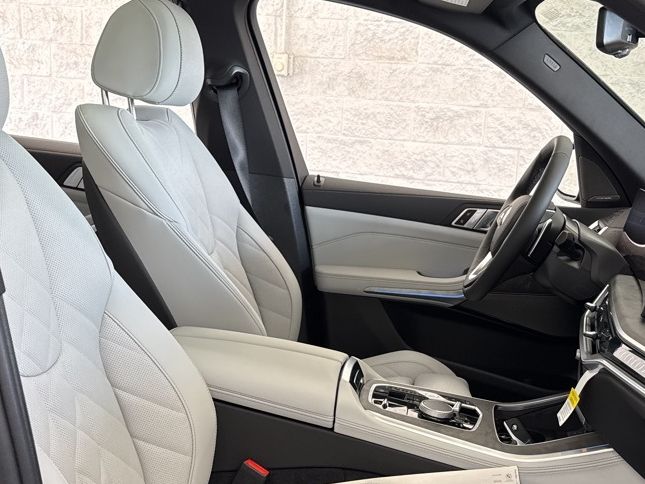 2026 BMW X5 50e - Photo 56