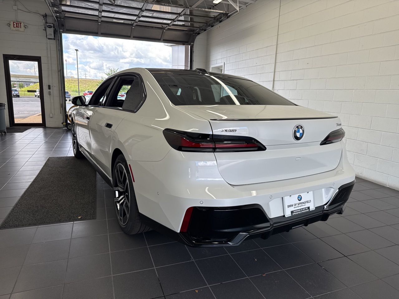 2026 BMW 7 Series 740i - Photo 6