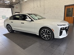2026 BMW 740i Sedan