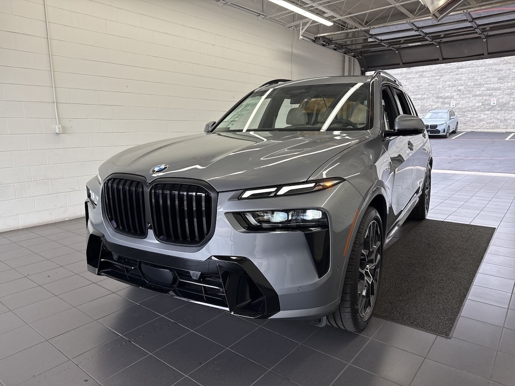 New 2026 BMW X7 SUV