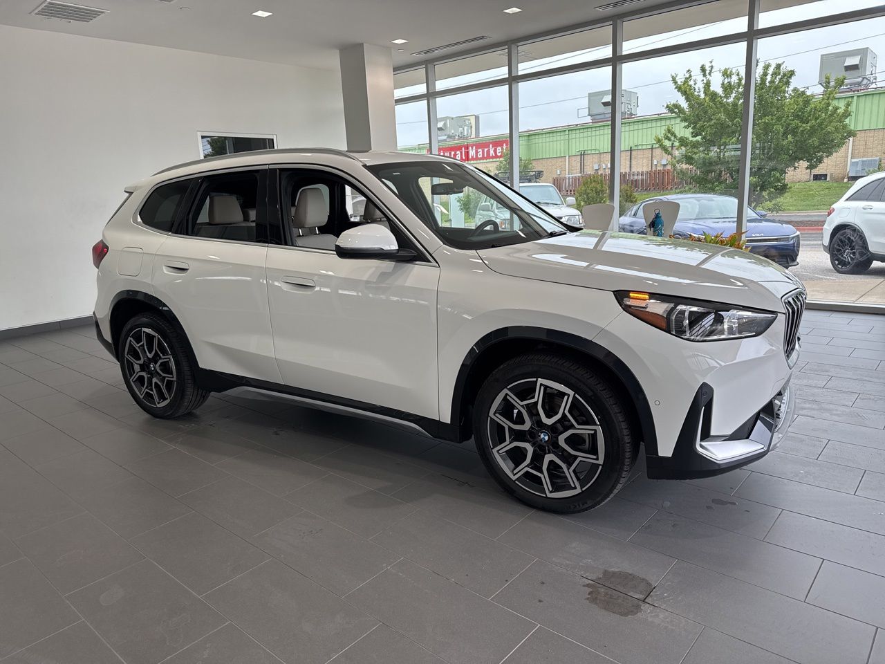 2025 BMW X1 xDrive28i's photo
