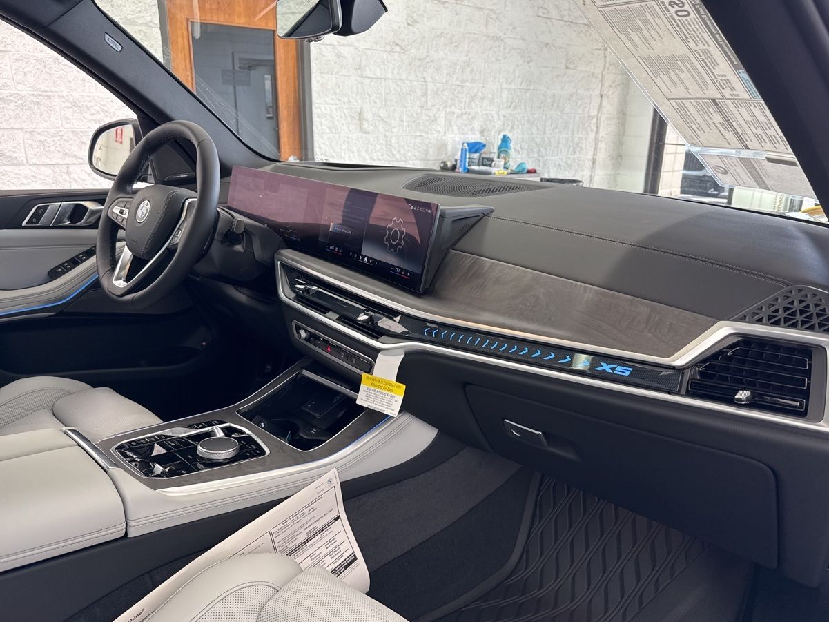 2026 BMW X5 50e - Photo 59