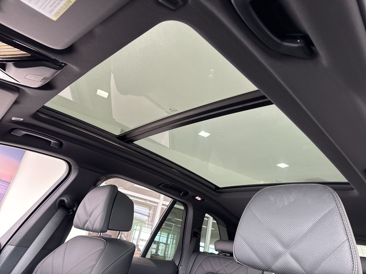 2026 BMW X5 M60i - Photo 16