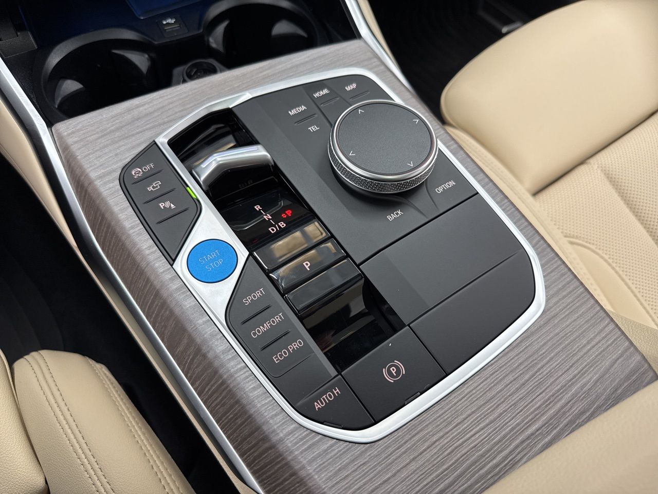 2025 BMW i4 40 - Photo 33