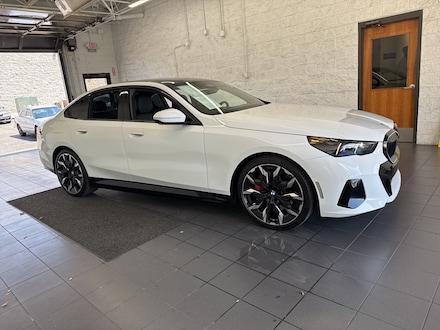 2026 BMW 5 Series 550E Sedan