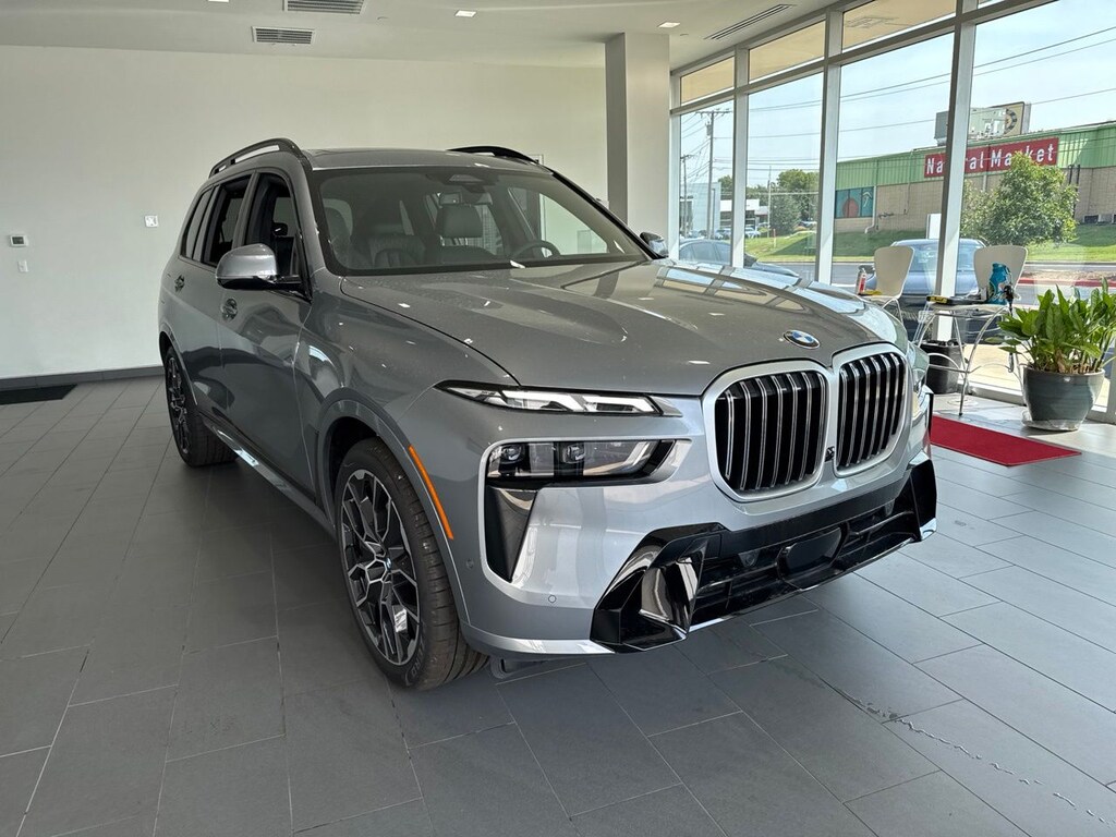 New 2026 BMW X7 xDrive40i SUV
