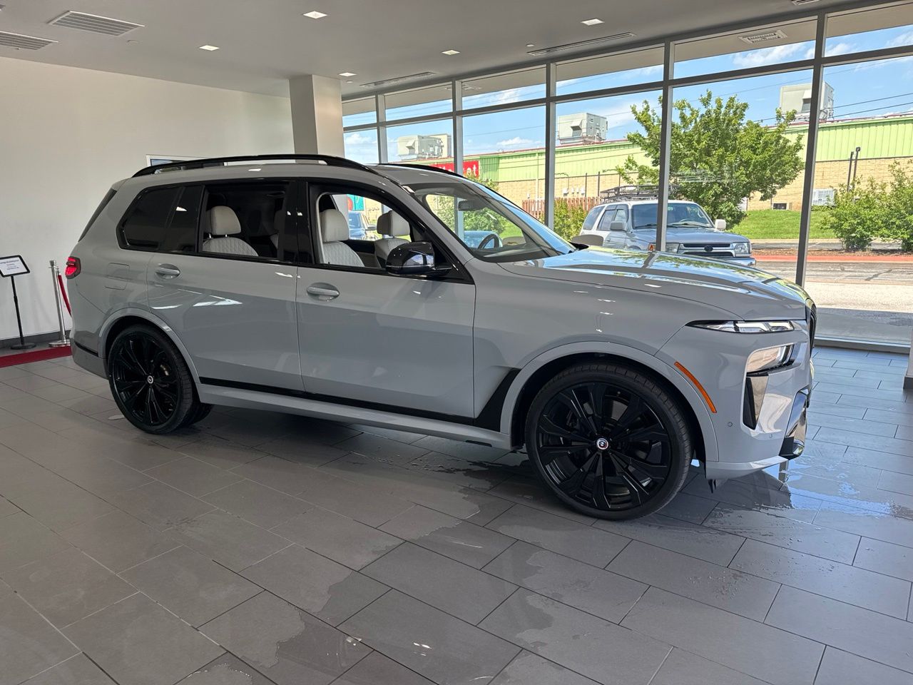 2023 BMW X7 M60i's photo