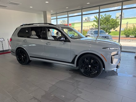 2023 BMW X7 M60i SUV