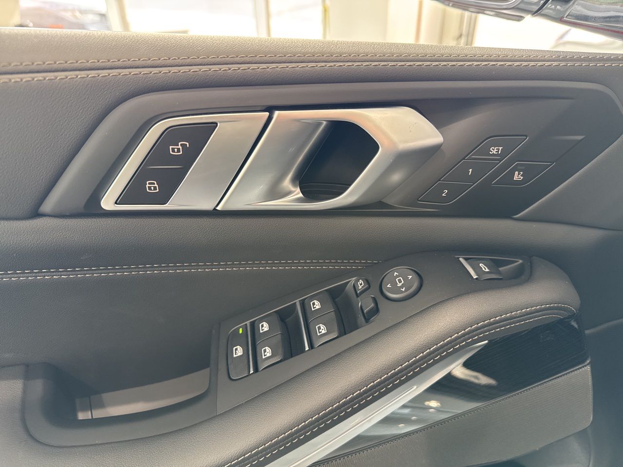 2026 BMW X5 M60i - Photo 39