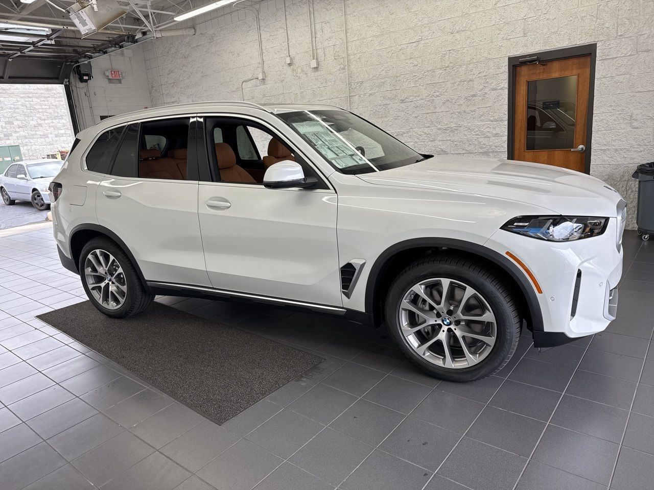 2026 BMW X5 xDrive50e's photo