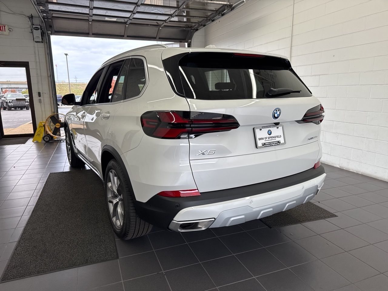 2026 BMW X5 50e - Photo 6