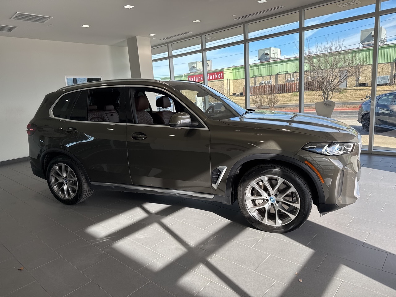 2024 BMW X5 50e's photo