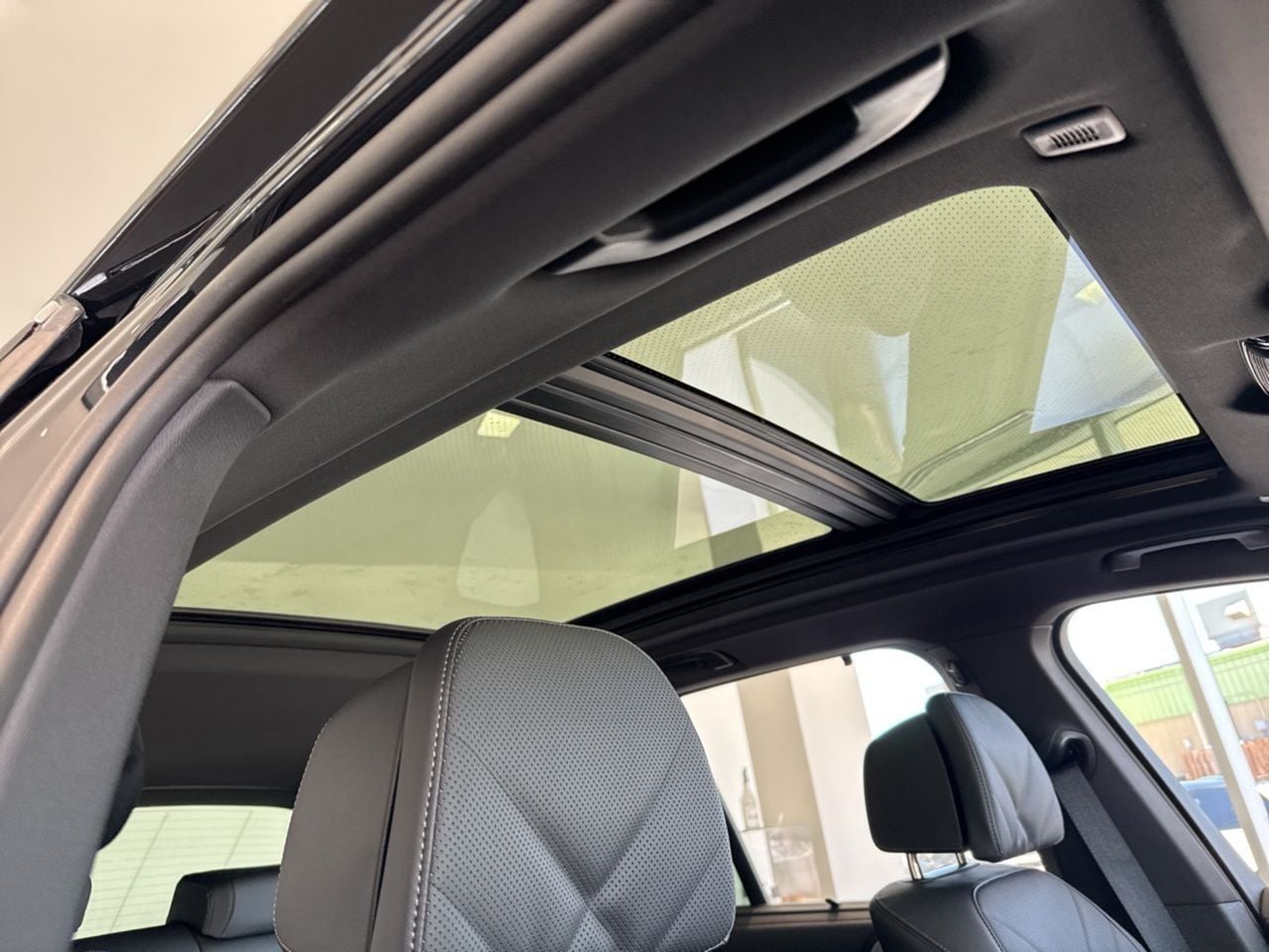 2026 BMW X5 50e - Photo 54