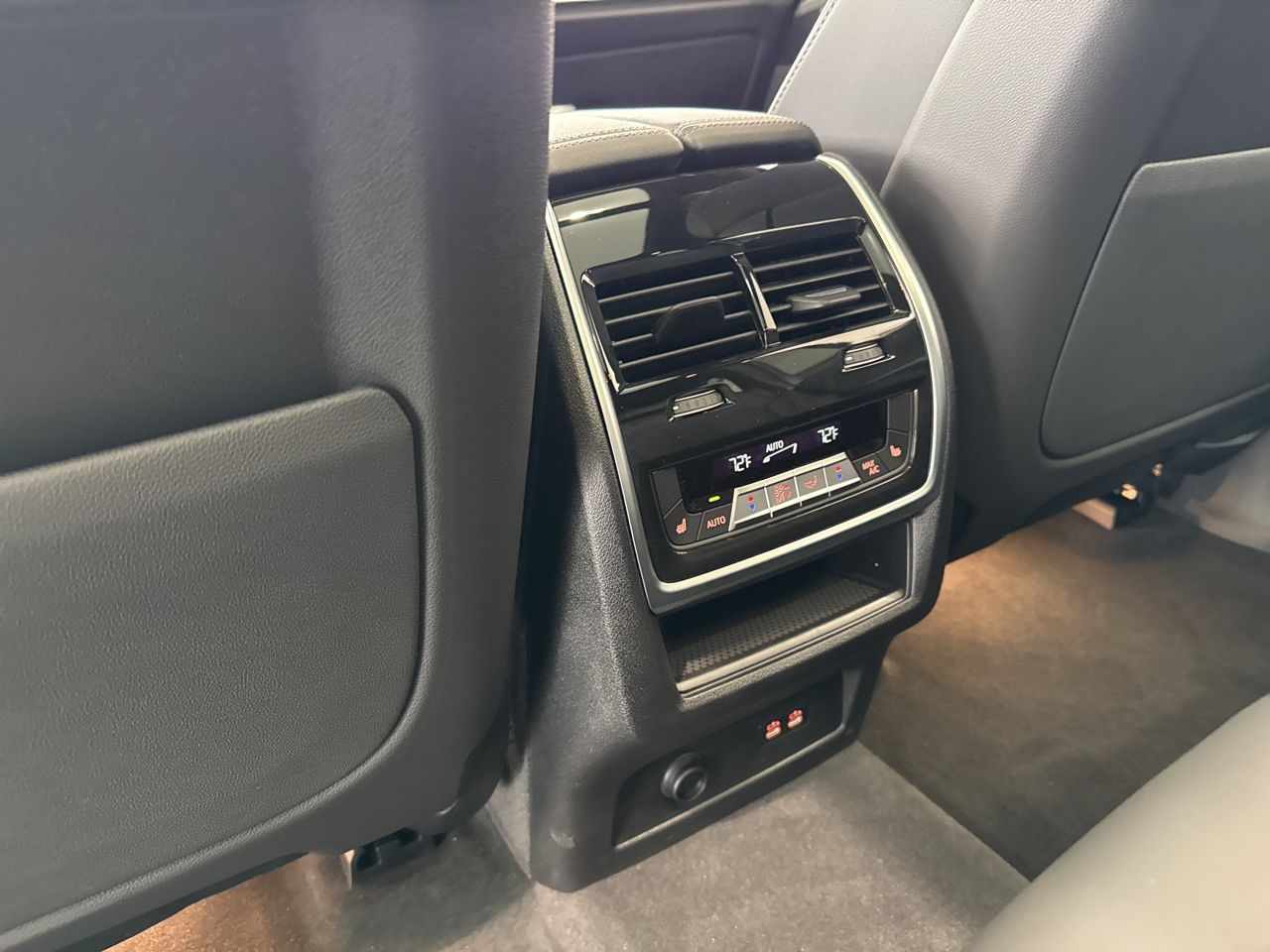 2026 BMW X5 M60i - Photo 44