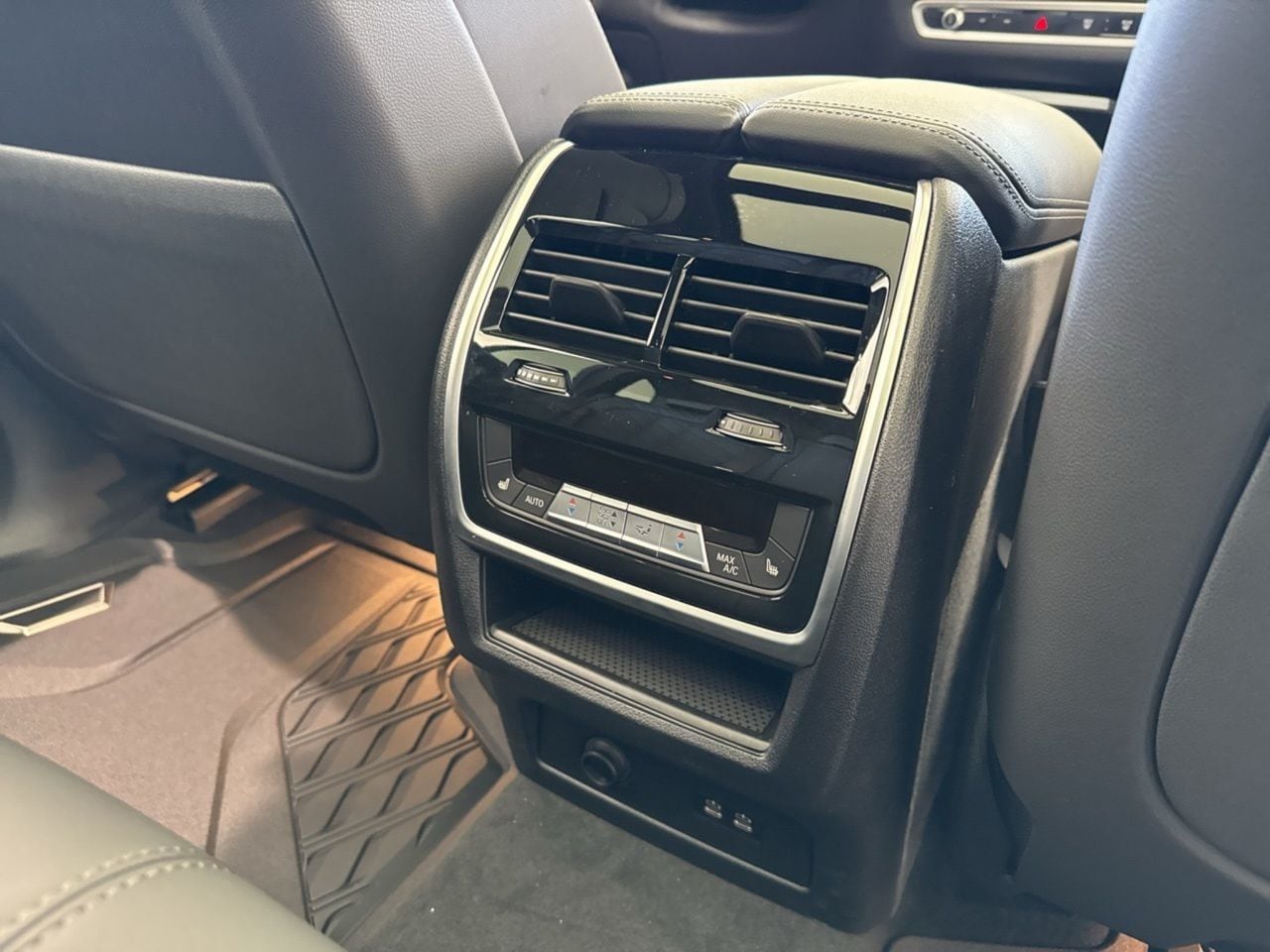 2026 BMW X5 50e - Photo 48