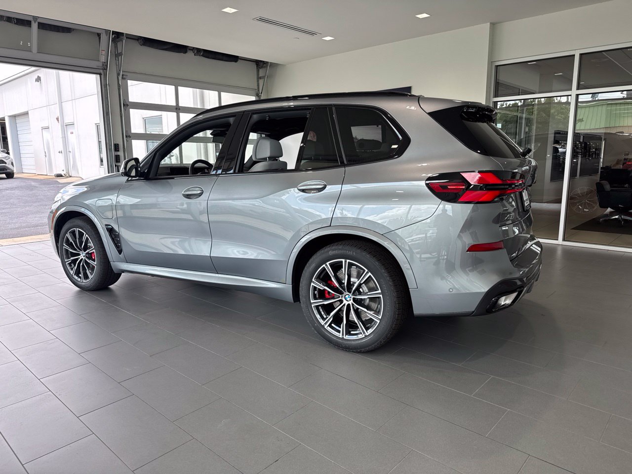 New 2026 BMW X5 PHEV xDrive50e SUV