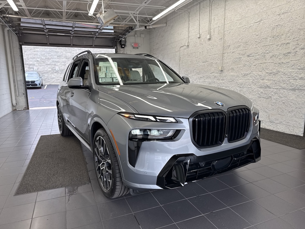 New 2026 BMW X7 SUV