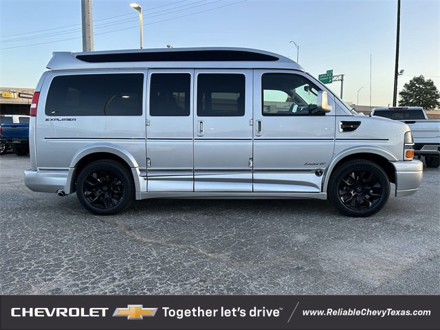 2025 Chevrolet Express Cargo 2500 Van photo 3