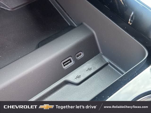 2026 Chevrolet Suburban LT - Photo 19