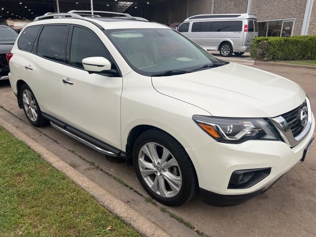 2019 Nissan Pathfinder SL 2WD's photo