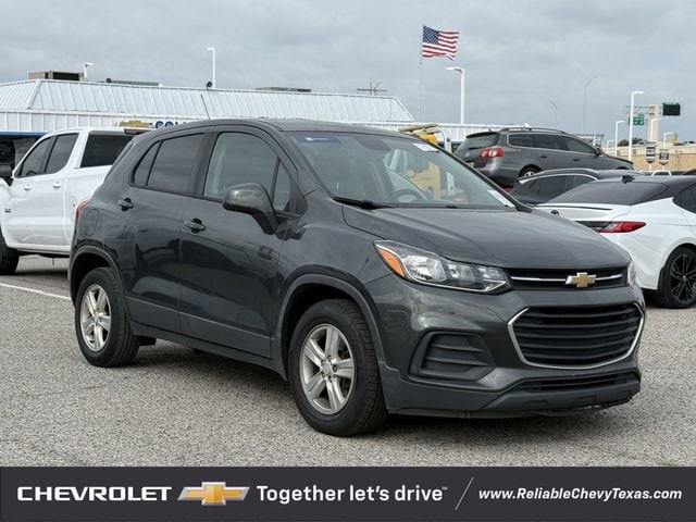2020 Chevrolet Trax LS's photo
