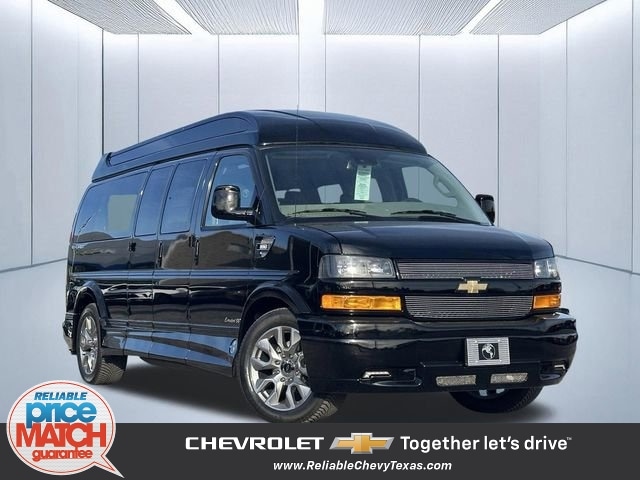 2026 Chevrolet Express 2500 Extended Work Van HD's photo