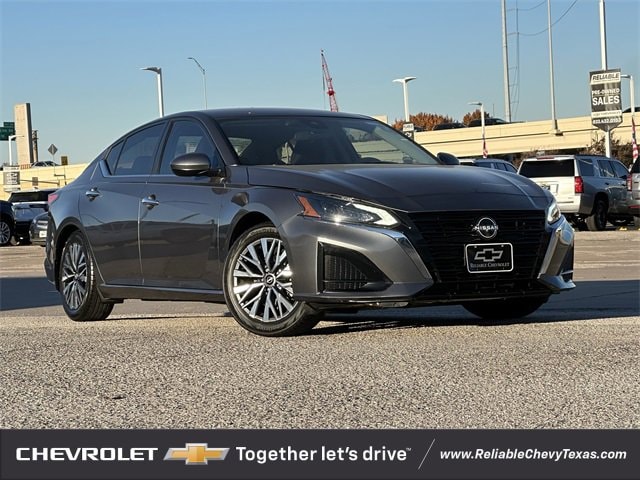 2023 Nissan Altima SV