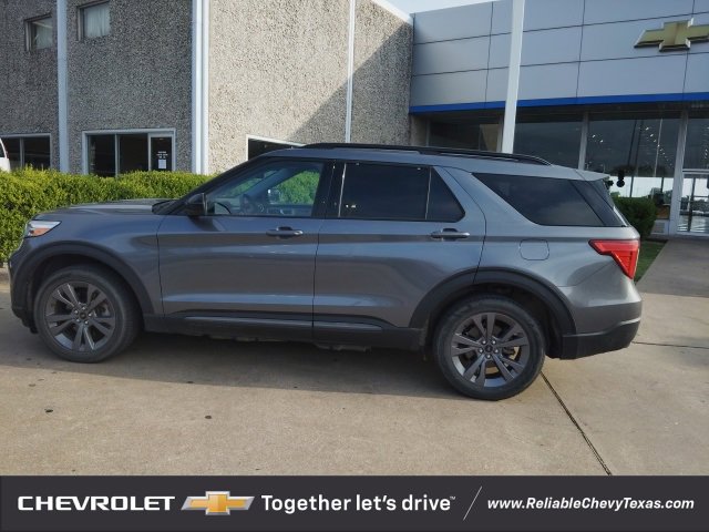 2022 Ford Explorer XLT photo 2