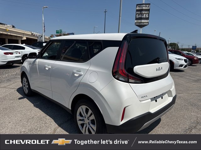 2024 Kia Soul LX photo 3