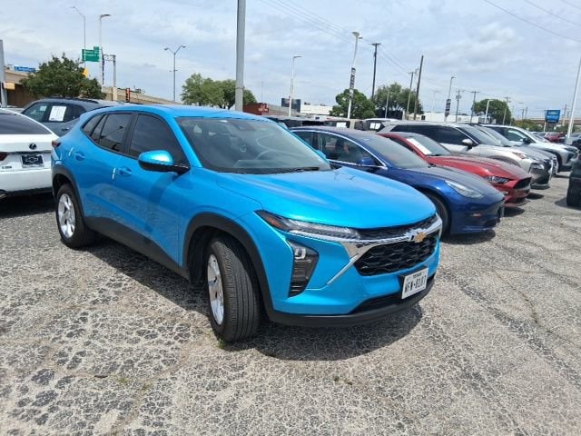 2025 Chevrolet Trax LS's photo