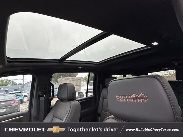 2026 Chevrolet Suburban High Country - Photo 24