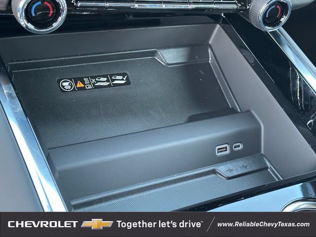 2026 Chevrolet Suburban Premier - Photo 19