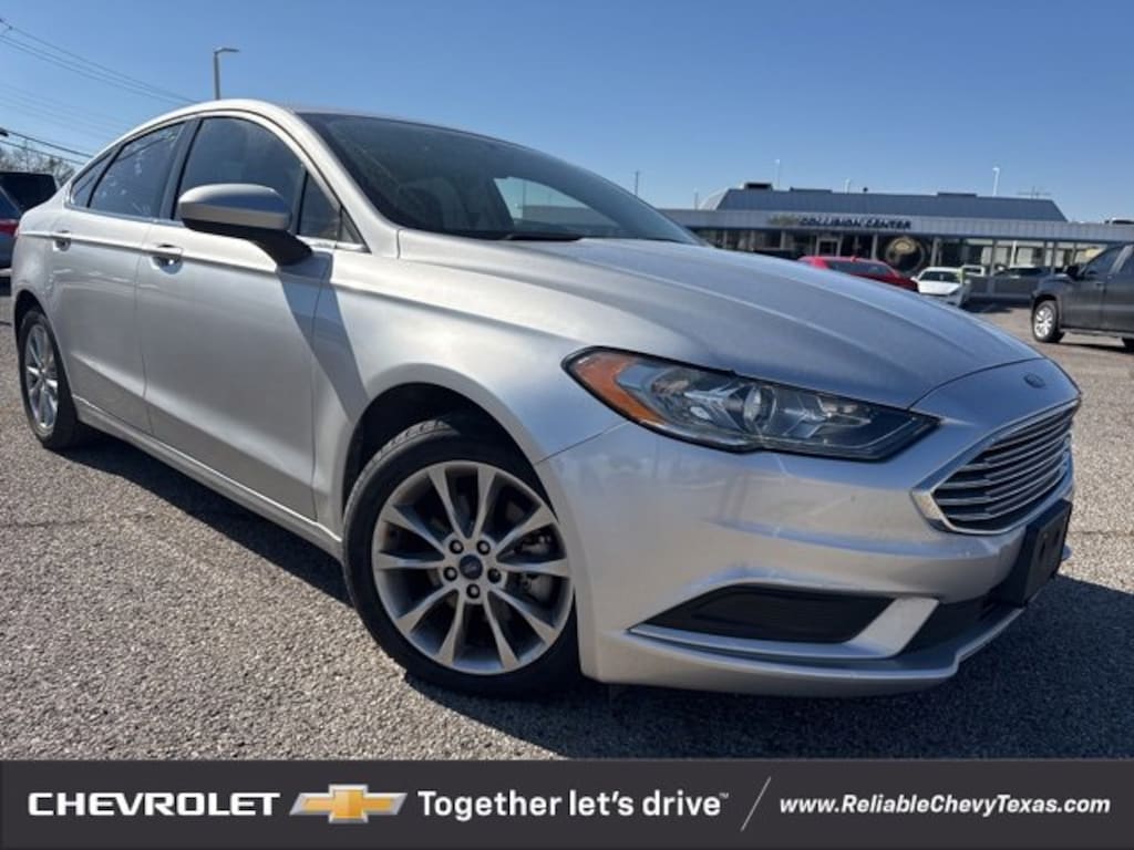 Used 2017 Ford Fusion SE Sedan