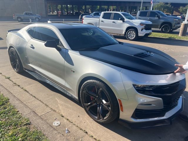 Silver ICE Metallic 2019 Chevrolet Camaro 2SS Coupe RWD Coupe Rear-Wheel Drive 6-Speed Manual