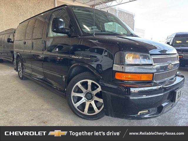 2014 Chevrolet Express Passenger LS's photo