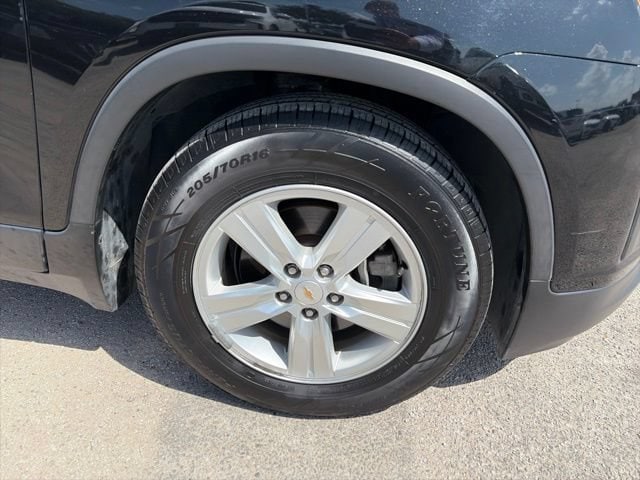 Used 2016 Black Granite Metallic Chevrolet LT image 10