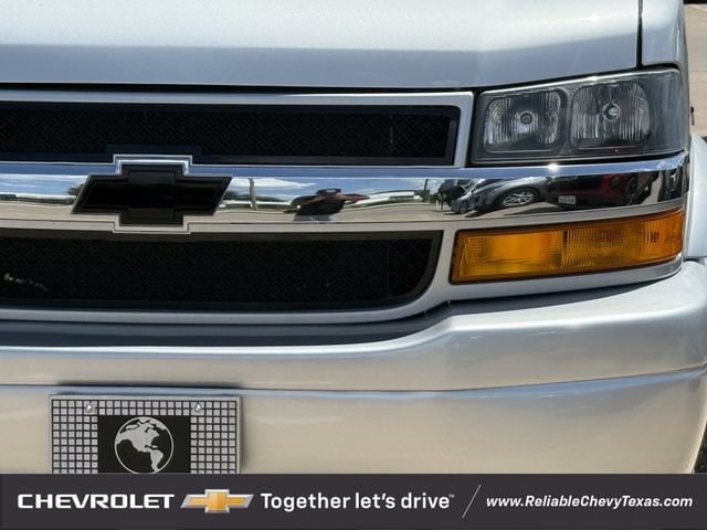 2025 Chevrolet Express Cargo Work Van - Photo 4