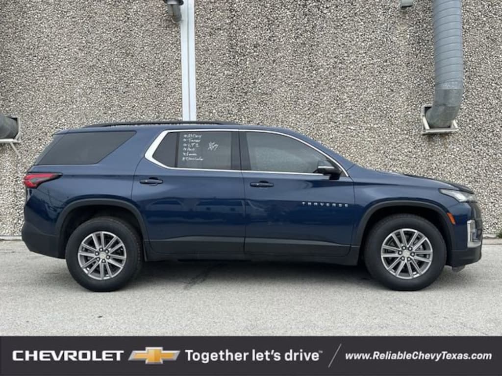 Used 2023 Chevrolet Traverse LT Cloth SUV