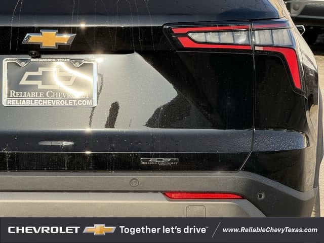 2027 Chevrolet Equinox LT - Photo 8
