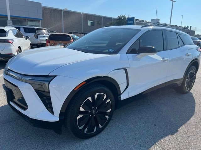 Used 2024 Chevrolet Blazer EV RS with VIN 3GNKDCRJ5RS122487 for sale in Richardson, TX