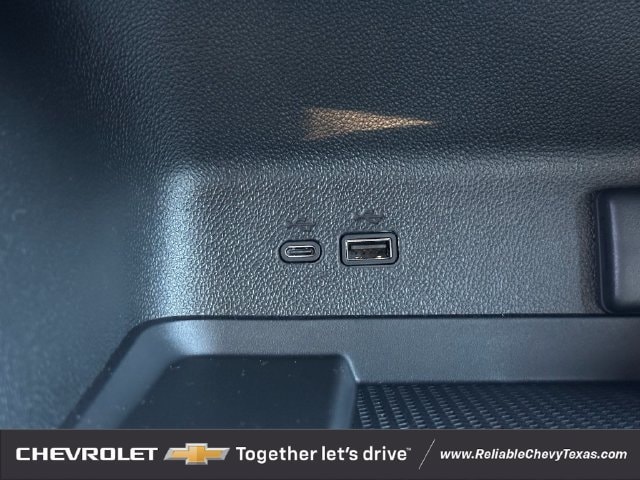 2027 Chevrolet Traverse LT - Photo 18