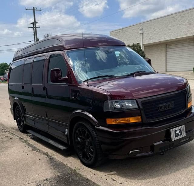 2024 GMC Savana 2500's photo