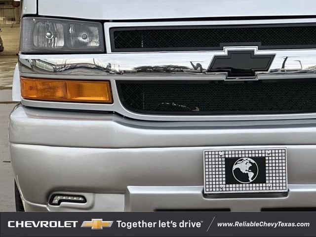 2025 Chevrolet Express Cargo Work Van - Photo 8