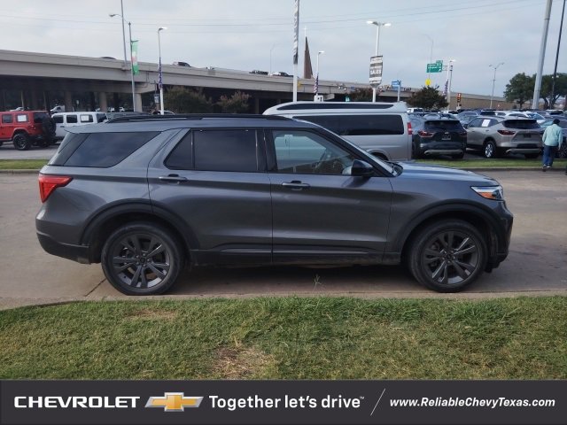 2022 Ford Explorer XLT photo 3