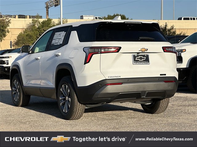 2026 Chevrolet Equinox LT photo 4