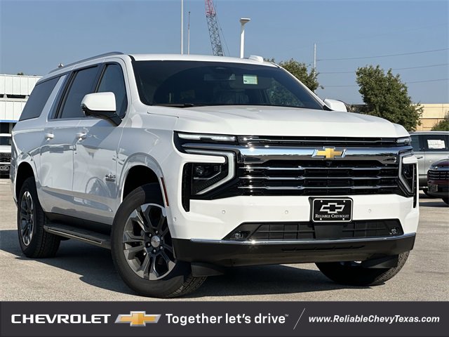 2026 Chevrolet Suburban LT photo 2